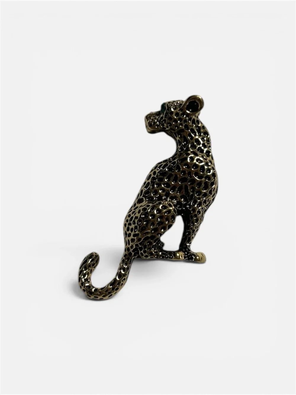 Gold Leopard Brooch Pin — Elegant Animal-Shaped Accent